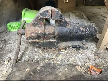 bolt profil: Ağır tip dəzgah mengəsi (bench vise) - Material: tam metal gövdə — 1