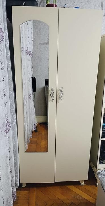 İki qapılı paltar şkafı
