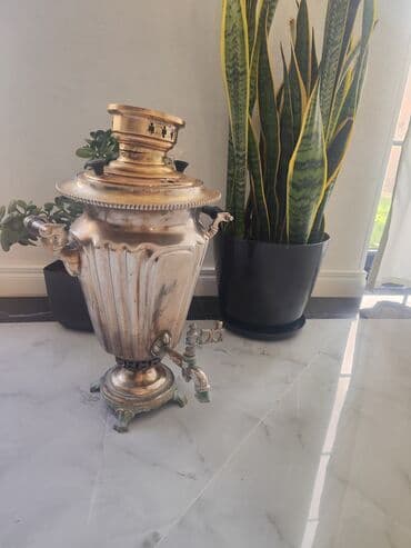 aspirator komuru: Klassik kömürlü samovar - Material: Mis/latundan hazırlanmış gövdə — 2