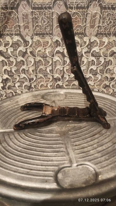 Половники: Metal qozqıran / fındıqqıran aləti - Material: tökmə metal (dözümlü at lalafo.az — 2 Половники: Metal qozqıran / fındıqqıran aləti - Material: tökmə metal (dözümlü — 2