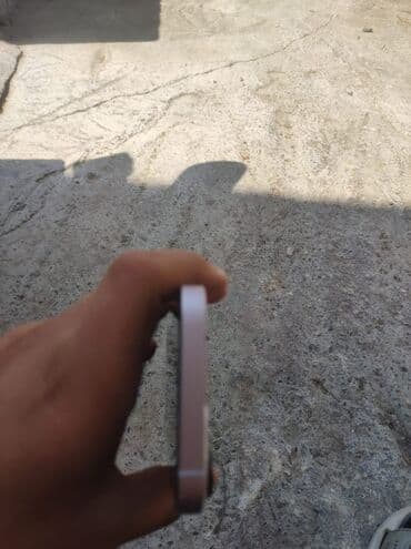 наушники apple: IPhone 13, 128 ГБ, Desert Titanium, Face ID — 1