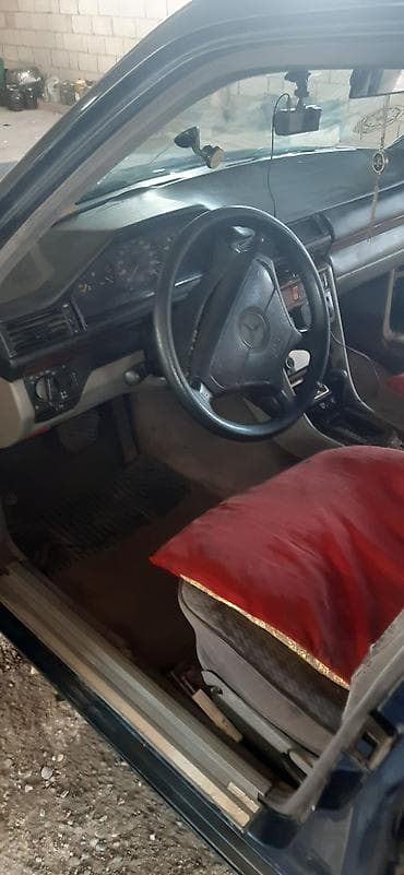 mercedes 210 ehtiyyat hissəsi: Mercedes-Benz E-Class: 2.5 l | 1992 il Sedan — 5