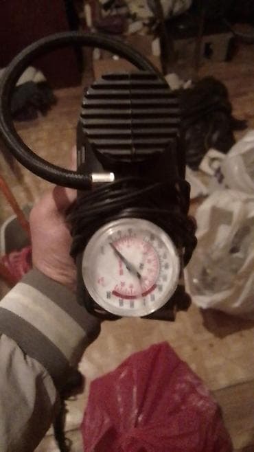 Avtomobil şinləri üçün portativ hava kompressoru - Manometrli model