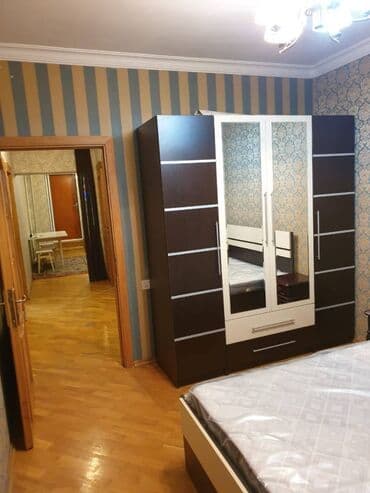 otaq yoldaşı qız: Xətai rayonu,Həzi Aslanov metrosunun çıxışında,9 mərtəbəli — 7