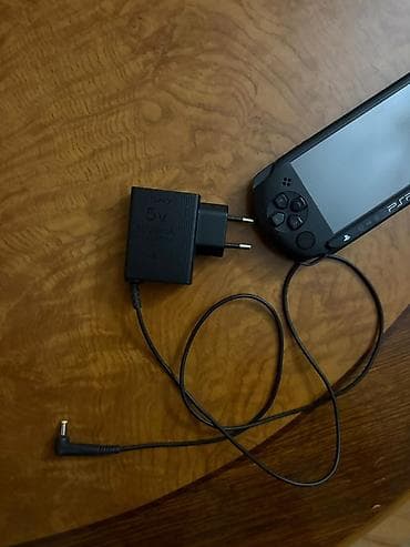konsol: Sony PSP (PlayStation Portable) əl konsolu Xüsusiyyətlər: - Model — 4
