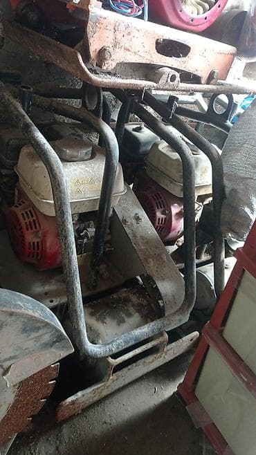 Satılır: Tikinti üçün avadanlıqlar komplekti - Palet vibrasiya