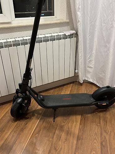 Ninebot elektrik skuter - Brend/model: Ninebot (gövdədə və paneldə