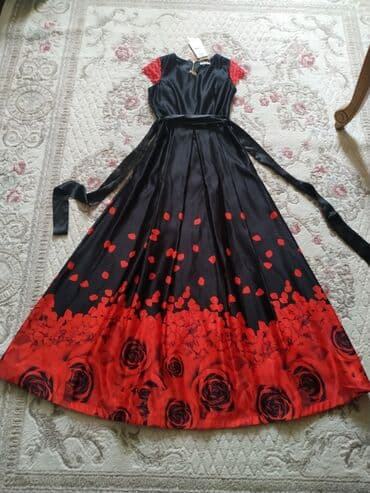 вечернее платье шифоновый: Etiketi üzərində, qalın atlas, hündür xanımlar üçün — 1