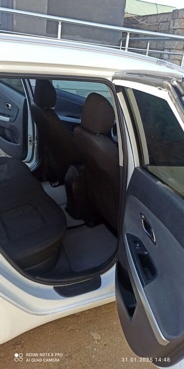 фольксваген т4 дизель: Kia Cee’d SW (ağ rəng, universal kuzov) - Kuzov: 5 qapılı universal — 4