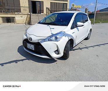 prius on şuşə: Toyota Vitz: 1.5 l | 2019 il Hetçbek — 2