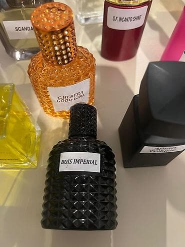 Bədənə qulluq: 50 ML ETIRLER TEK QIYMƏT 25 AZN QALICILIĞI DA ÇOX GÖZƏL HƏDIYYƏ — 4