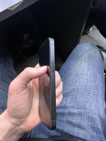 mini smartfonlar: IPhone 12 mini, Qara, Simsiz şarj — 3