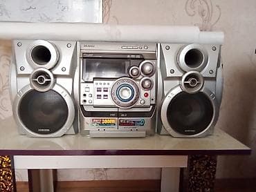ref iphone satisi: Samsung mini Hi-Fi musiqi mərkəzi Xüsusiyyətlər: - İki güclü akustik — 3