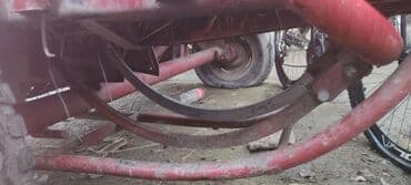 Traktor qoşqularının ehtiyyat hissələri: Kənd təsərrüfatı üçün saman/ot presləyən pres-podborşik (kvadrat balya — 6