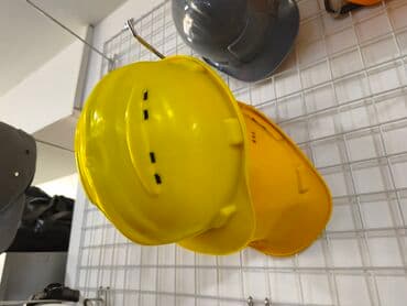 Sarı təhlükəsizlik dəbilqəsi - Material: Yüksək möhkəmlikli plastik