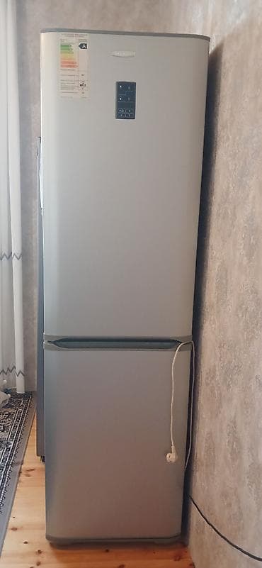 iphone 17 pro max 256: İşlənmiş 2 qapılı Biryusa Soyuducu Satılır, rəng - Gümüşü — 2