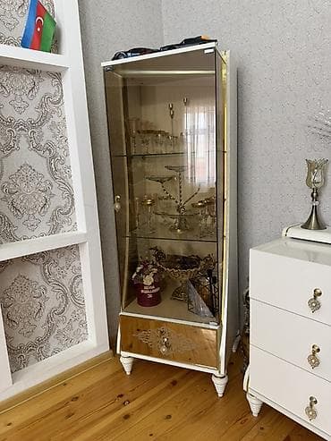 gonag desti: Zövqlü qonaq otağı üçün vitrin və bufet dəsti - Rəng: ağ-krem — 1