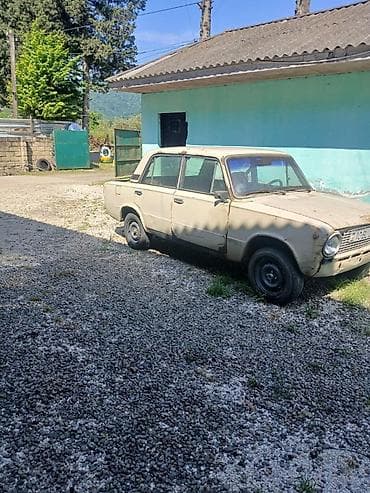 e39 radiator: VAZ 2101 “Jiquli” sedan - Korpus: 4 qapılı, bej rəng. Xrom çərçivəli — 2