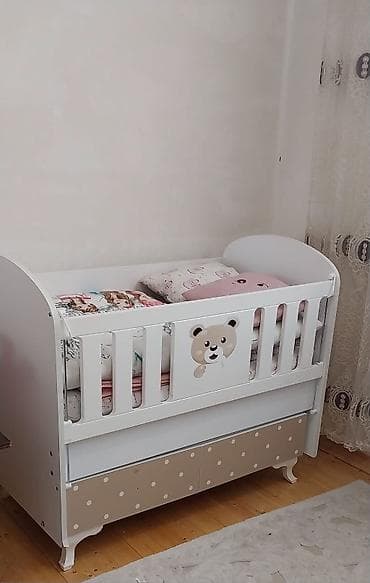 Oğlan və qız üçün, Dördbucaq, Beşik, Yellənmə mexanizmsiz