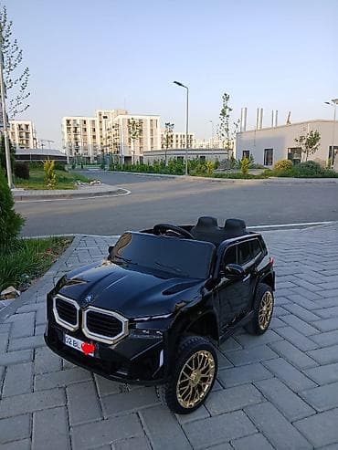 qar geyimi: Uşaqlar üçün elektrikli minik avtomobili – premium SUV dizaynı - — 1
