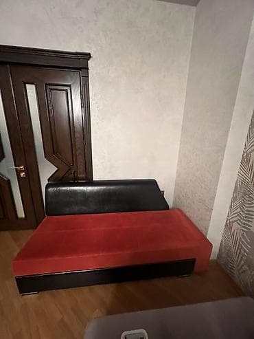 Di̇van-kravat, Açılan, Bazalı — 2