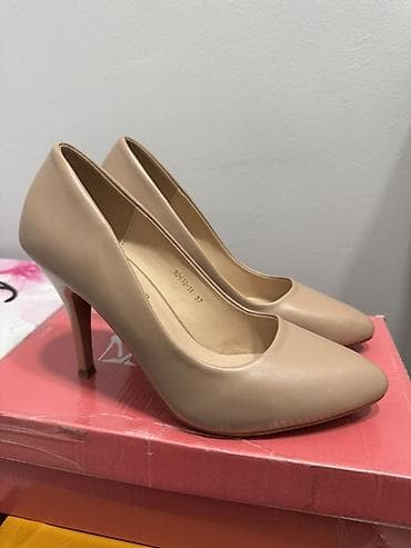 Bej rəngli klasik qadın tuflisi - Model: kəsikli burunlu (pointed