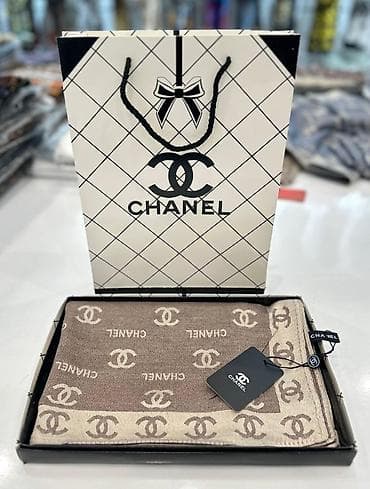 Плащи: Brend şallar – hədiyyə qutusunda - Chanel naxışlı şal: Klassik ikiqat — 4