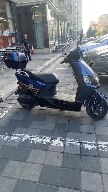 Elektrik skuter – şəhər içi rahat və səssiz hərəkət üçün - Rəng: tünd — 4