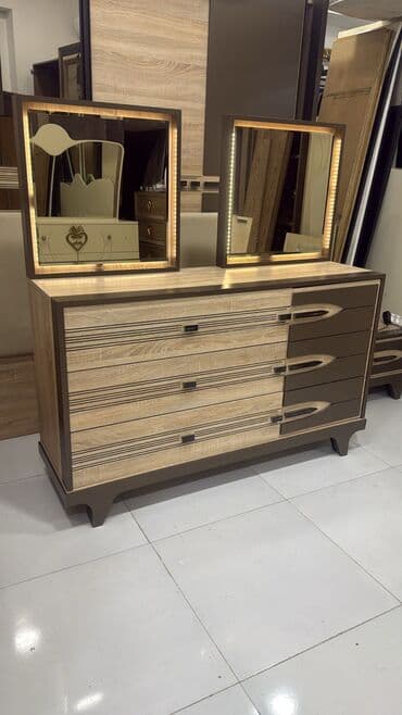 белая мебель в спальне: Двуспальная кровать, Шкаф, Комод, Трюмо — 9