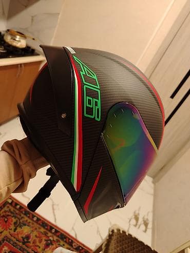 Moto kaska – tam üzlü (full-face) sport üslubunda Xüsusiyyətlər: Çənə