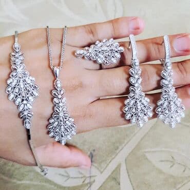 1 qram qızılın qiyməti 2024 750: Dəstə daxildir: Sırğa, Üzük, Bilərzik, Ağ qızıl, 750 Əyar, 2415 g — 3