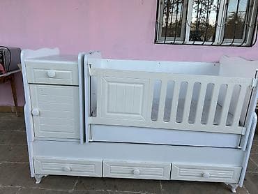 Oğlan və qız üçün, İşlənmiş, Dördbucaq, Beşik, Dəstsiz, Matras ilə, Yellənmə mexanizmi ilə lalafo.az -da Oğlan və qız üçün, İşlənmiş, Dördbucaq, Beşik, Dəstsiz, Matras ilə, Yellənmə mexanizmi ilə
