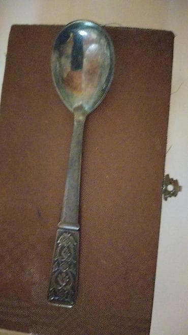 sap: Gümüşü rəngdə bəzəkli qaşıq dəsti - Tərkib: 6 ədəd yemək qaşığı - — 1