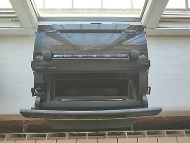 Maqnitofonlar: Toyota prius 20 kuza maqnitola. İşlək vəziyyətdədir.Alt hissəsi ilə — 1