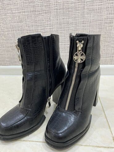 Ölçü: 38, rəng - Qara, Yeni