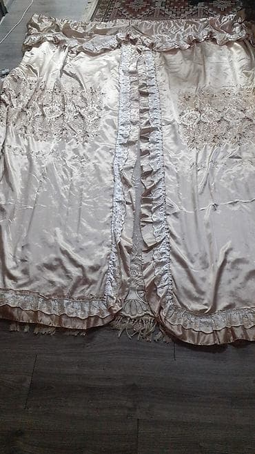 yataq ortusu: Ağ rəngli naxışlı pərdə/dekorativ örtük - Rəng: ağ, ipək effekti — 2