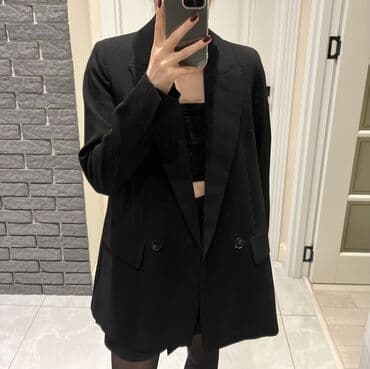 Zara pencəyi Ölçü XS, qara rəngdədir (boyum 166 sm). Pencək ideal — 2