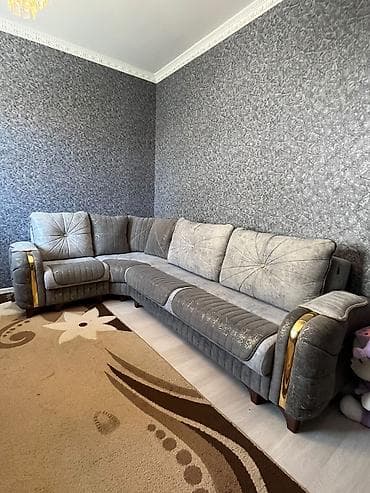 Divan 950 Azn satılır. Ölçüsü 3.20* 2.10. Az istifadə olunub, yeni — 2