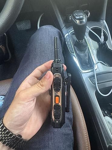 philips xenium 9@9h: Hope K19 düyməli mobil telefon. Cihaz 4 nömrə qəbul edir, həmçinin — 3
