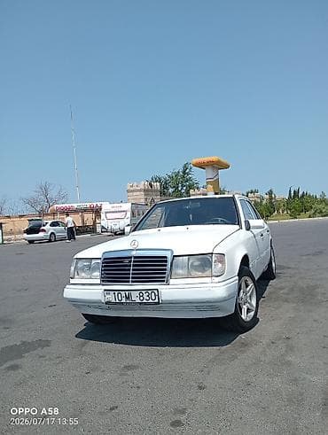 mersedes saat: Mercedes-Benz E 230: 2.3 l | Sedan — 1