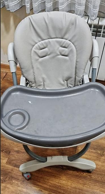 Usaq stolu yaxsi veziyyetde qiymet son.Unvan Varovski