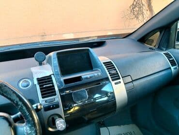 Коммерческий транспорт: Toyota Prius: 1.5 л | 2008 г. Хэтчбэк — 3