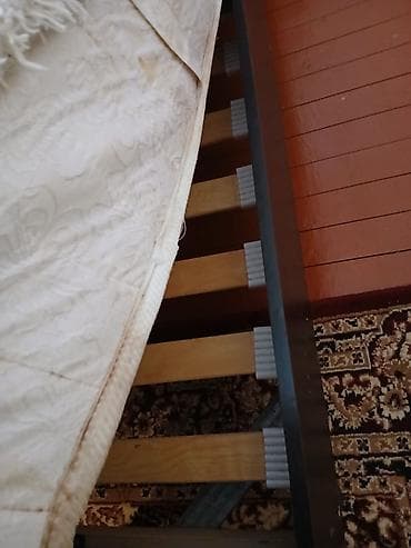 maşın kravatı: İşlənmiş, İkinəfərlik çarpayı, Bazasız, Matras ilə, Siyirməsiz — 2