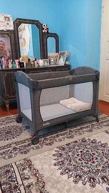 ucuz su: Oğlan və qız üçün, İşlənmiş, Dördbucaq, Beşik, Matras ilə, Yellənmə mexanizm ilə — 1
