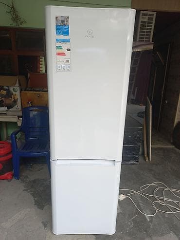 2 qapılı Indesit Soyuducu Satılır, rəng - Ağ