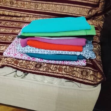 gülməxmər parçalar: Müxtəlif parça dəstləri - Rəng və naxış çeşidi: təkrəng (mavi — 1