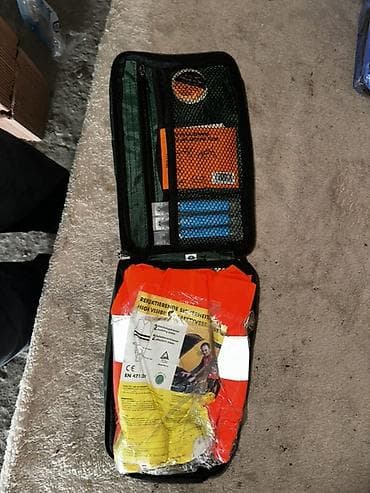 tibbe aid sekiller: Şəkildə gördüyünüz bütün apteçkalar yenidir Almanyadan gəlib çox — 8