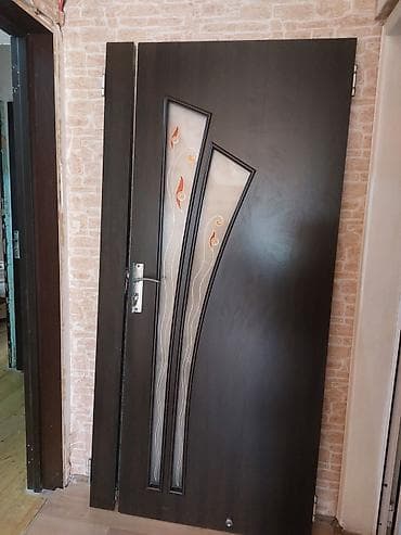 qapi dekoru: Müasir dizaynlı otaq qapısı - Material: tünd rəngli (vengə tonunda) — 1