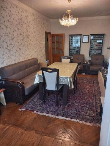 xacmazda tecili satilan evler: Bakı, 3 otaqlı, Köhnə tikili, m. Əhmədli, 80 kv. m — 2