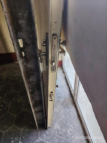 infacol kapi: Seyf qapı satılır Keyfiyyətli ağır qapıdır *Qiymət 250 azn* Unvan — 3